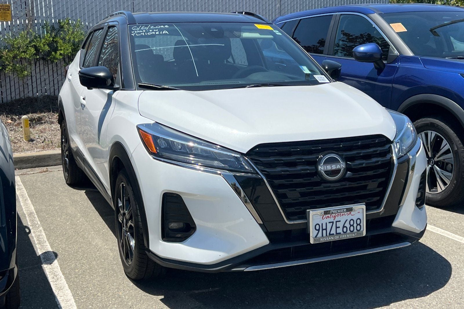 2023 Nissan Kicks SR