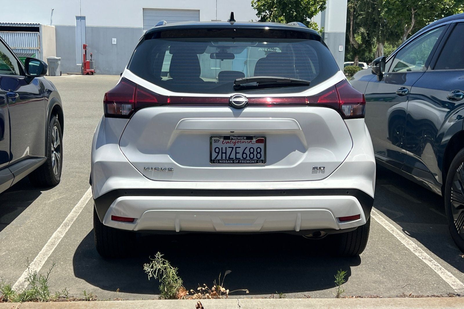 2023 Nissan Kicks SR