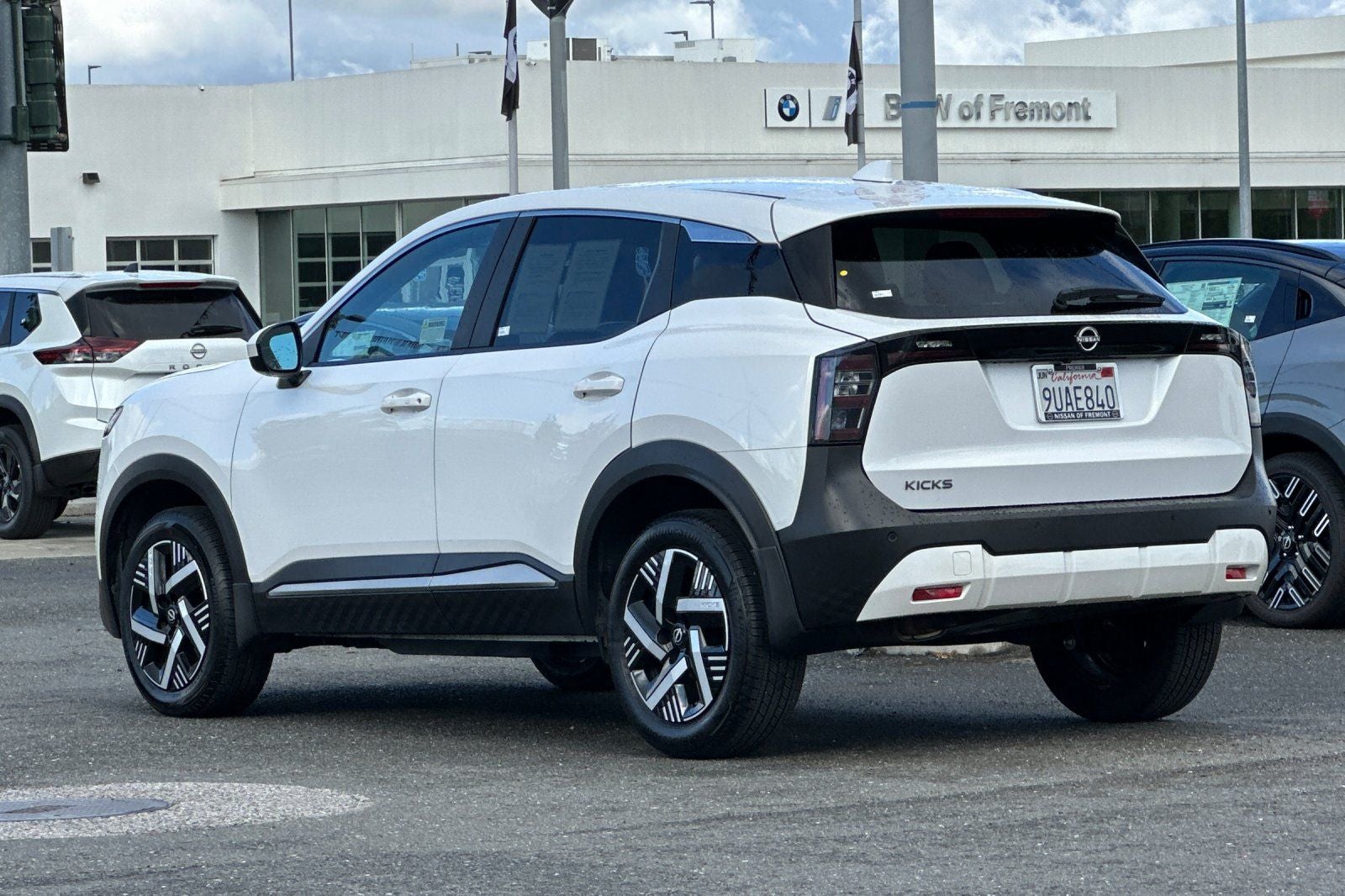 2025 Nissan Kicks SV