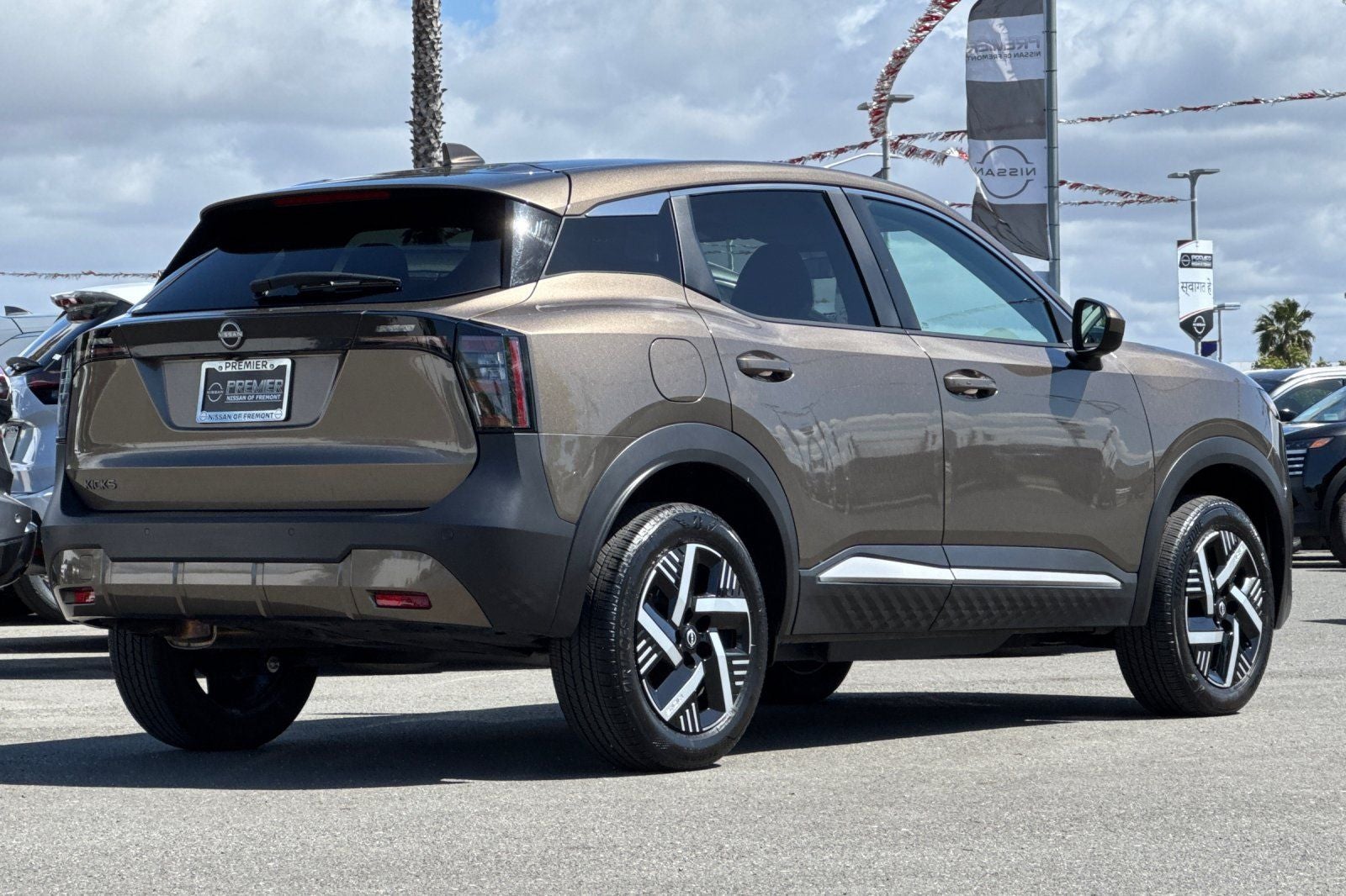 2025 Nissan Kicks SV