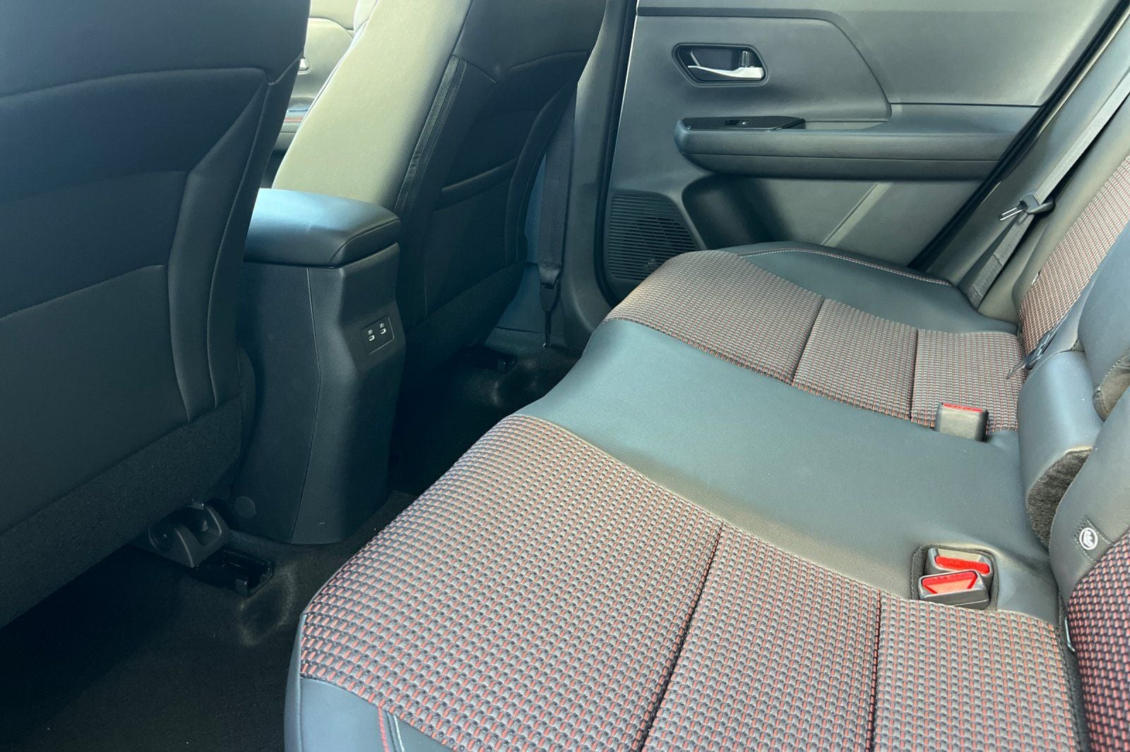 2027 Nissan Kicks SR