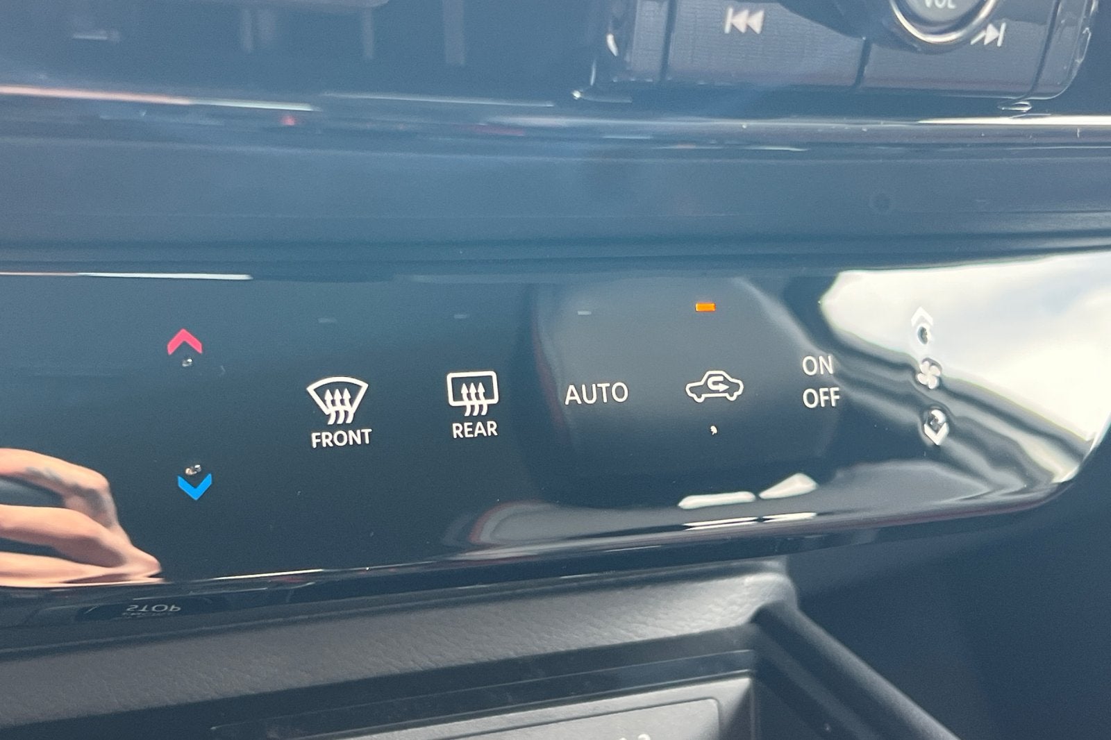 2027 Nissan Kicks SR