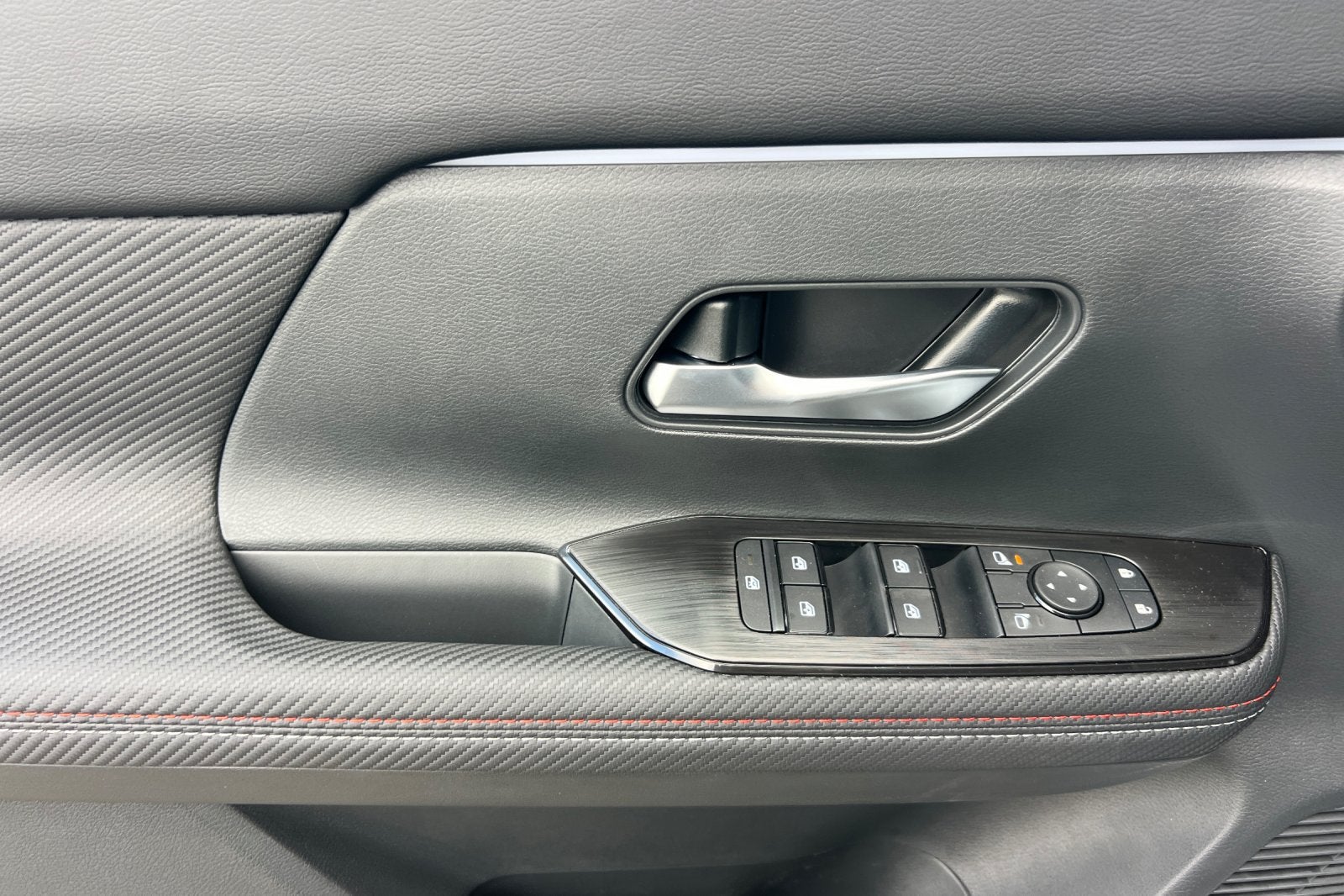 2027 Nissan Kicks SR