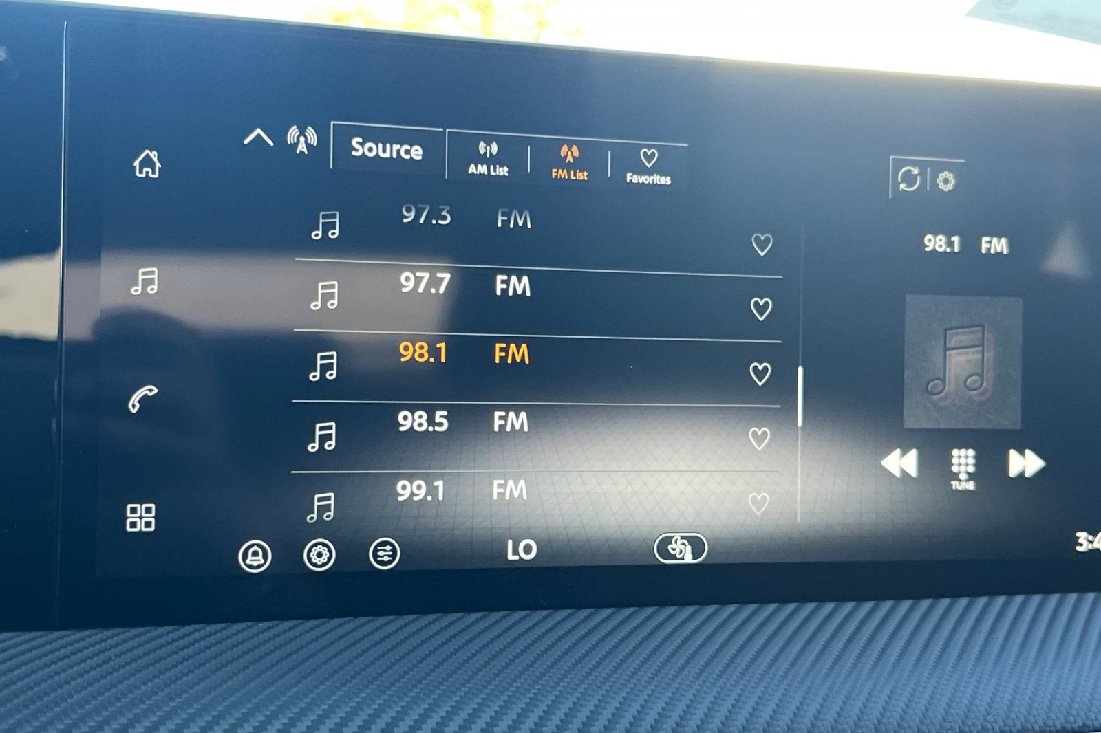 2027 Nissan Kicks SR