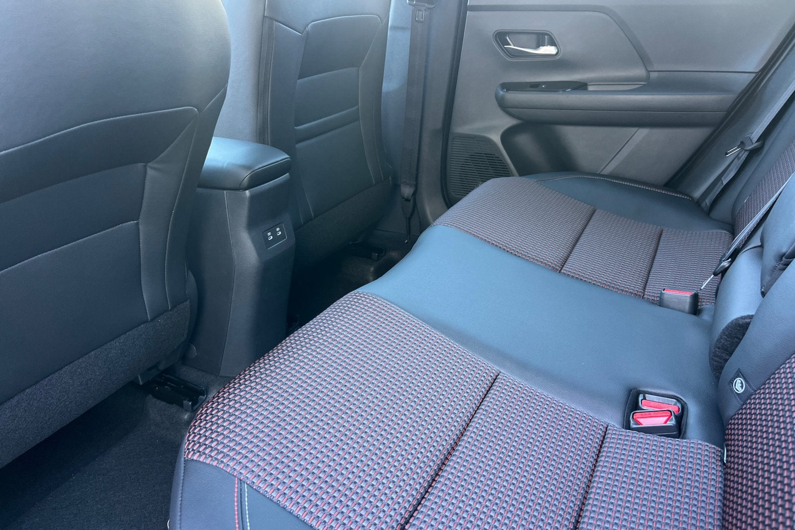 2027 Nissan Kicks SR