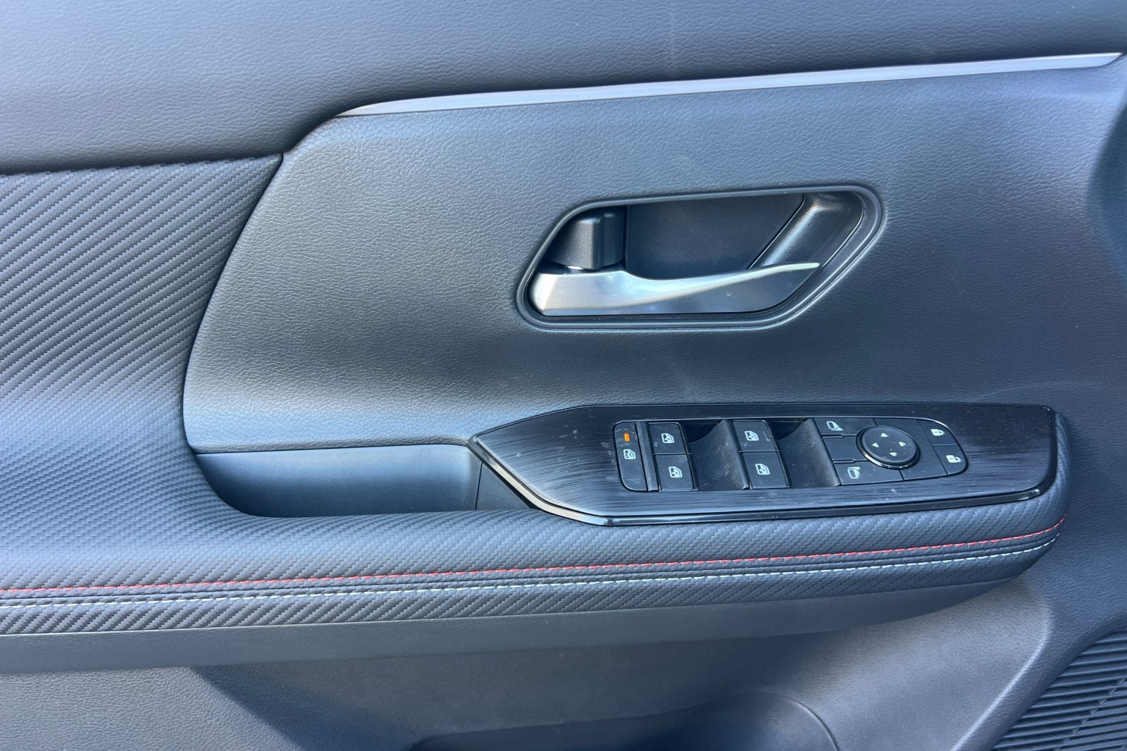 2027 Nissan Kicks SR