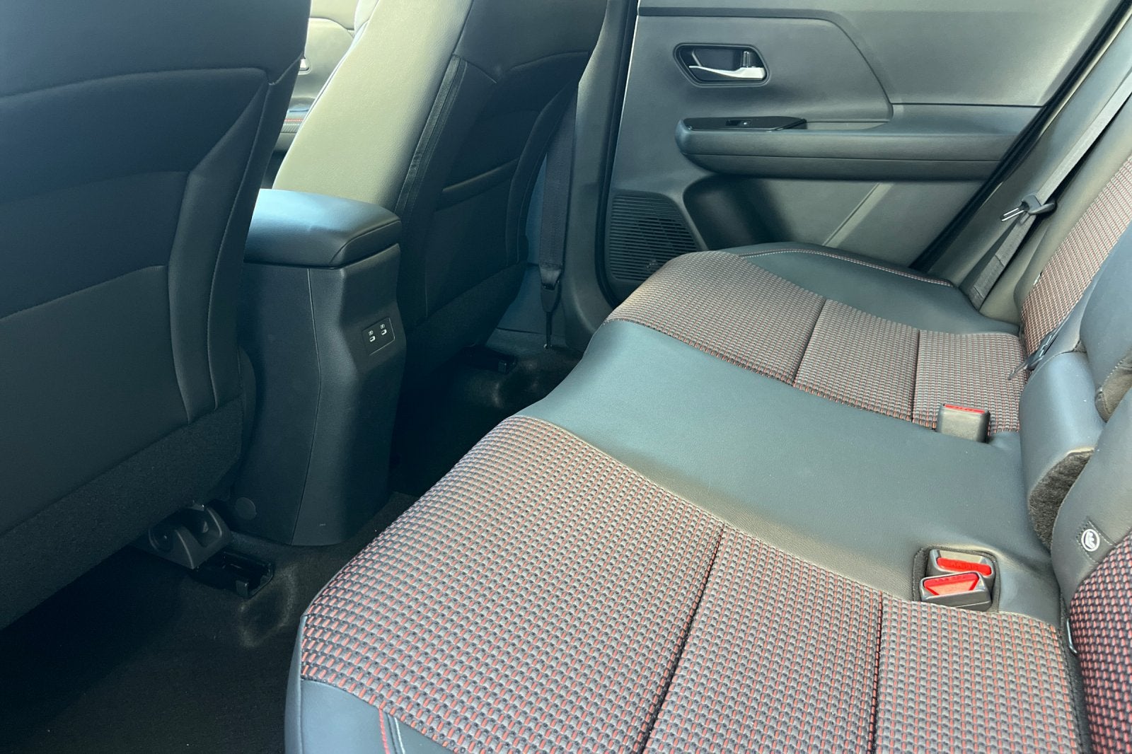 2027 Nissan Kicks SR