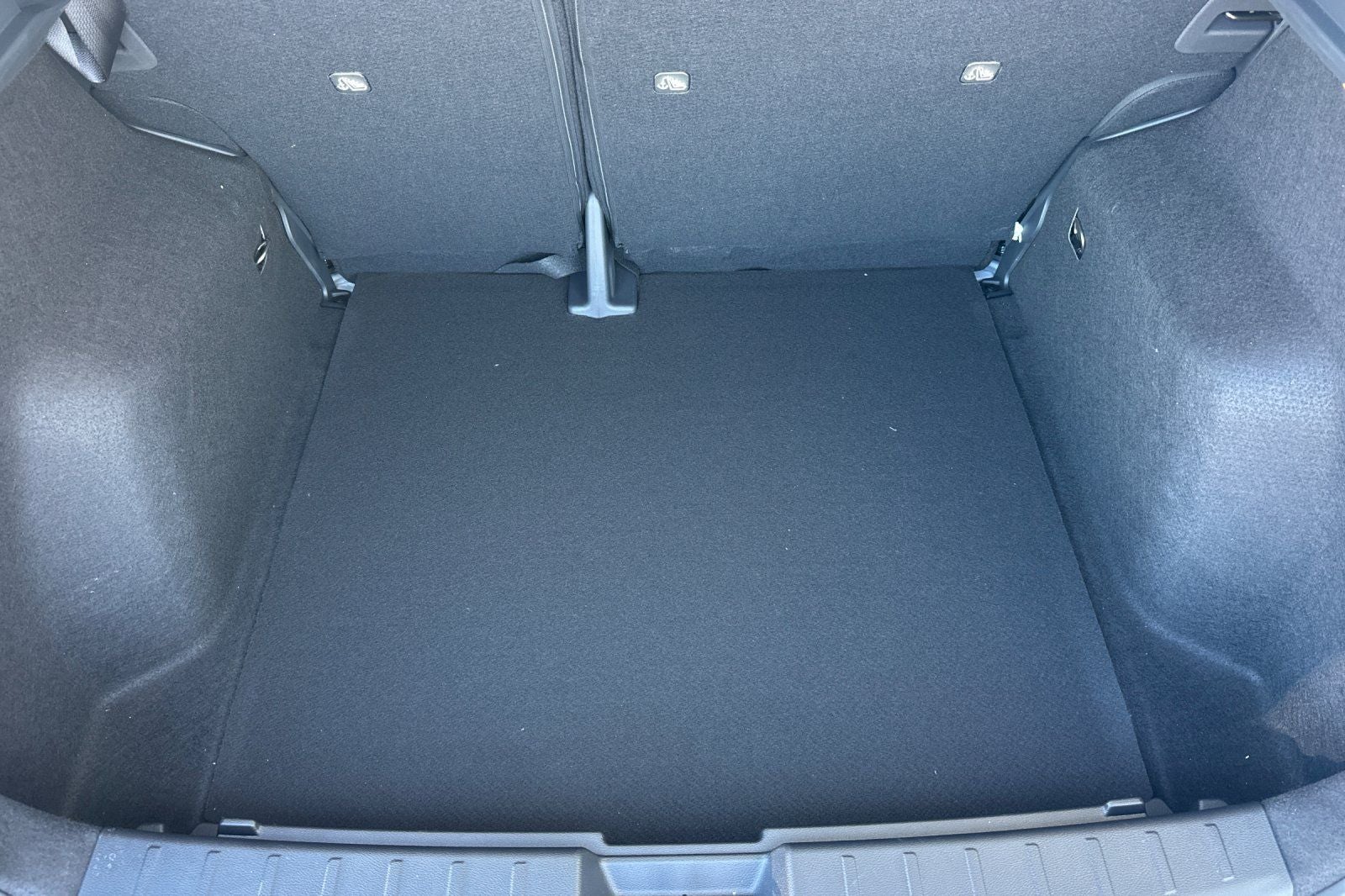 2027 Nissan Kicks SR