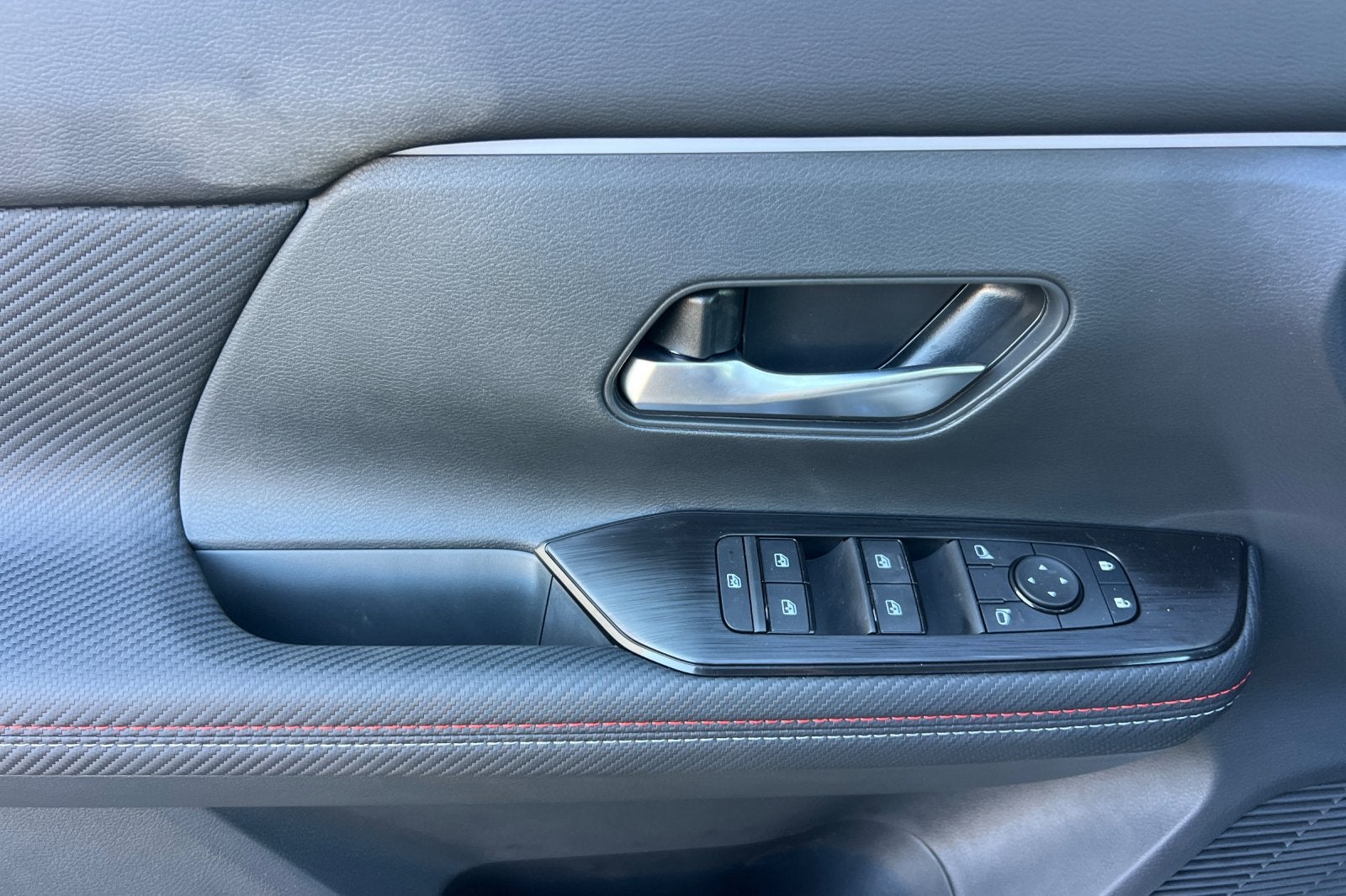 2027 Nissan Kicks SR