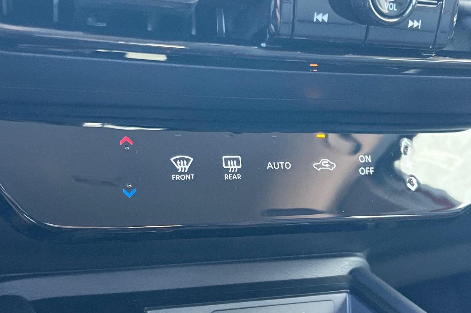 2027 Nissan Kicks SR