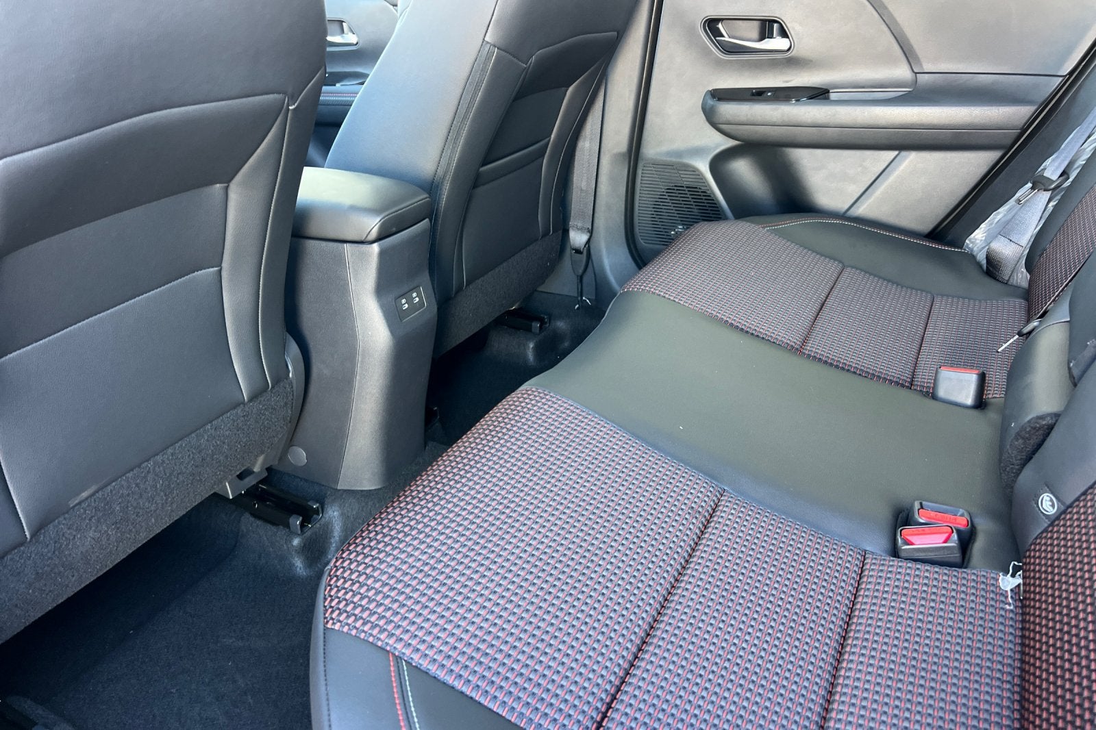 2027 Nissan Kicks SR