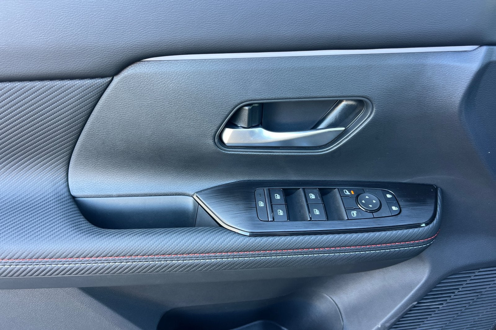 2027 Nissan Kicks SR