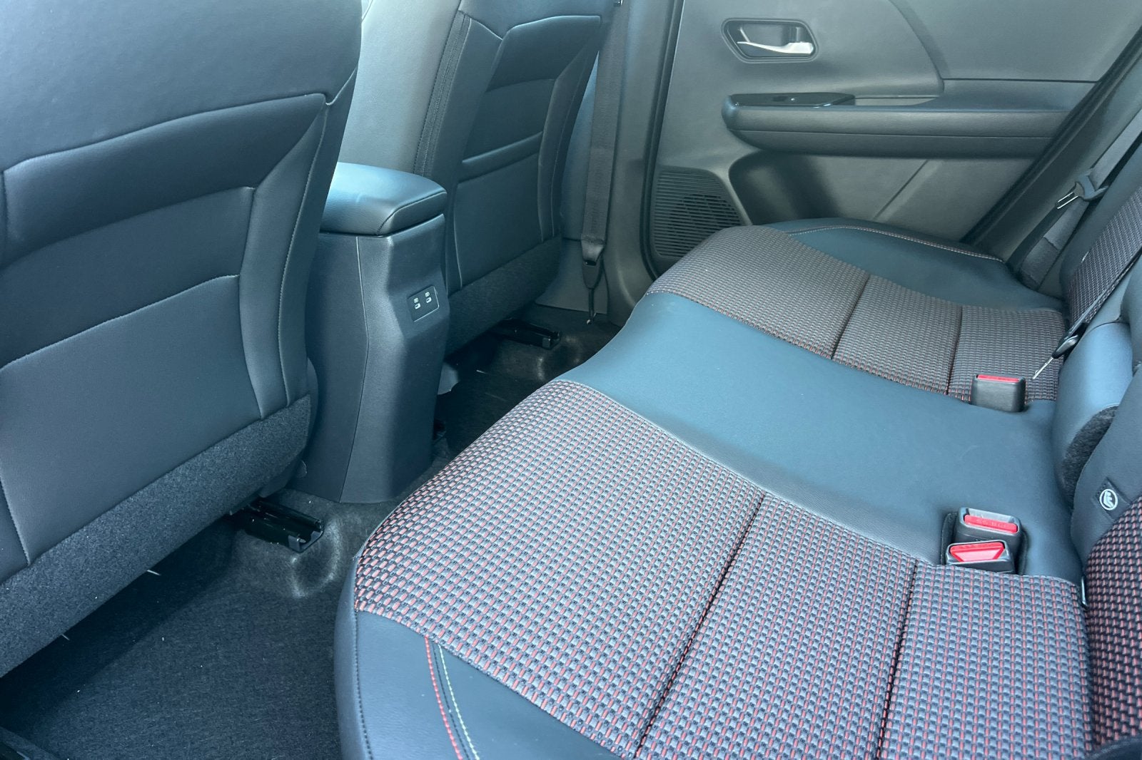 2027 Nissan Kicks SR