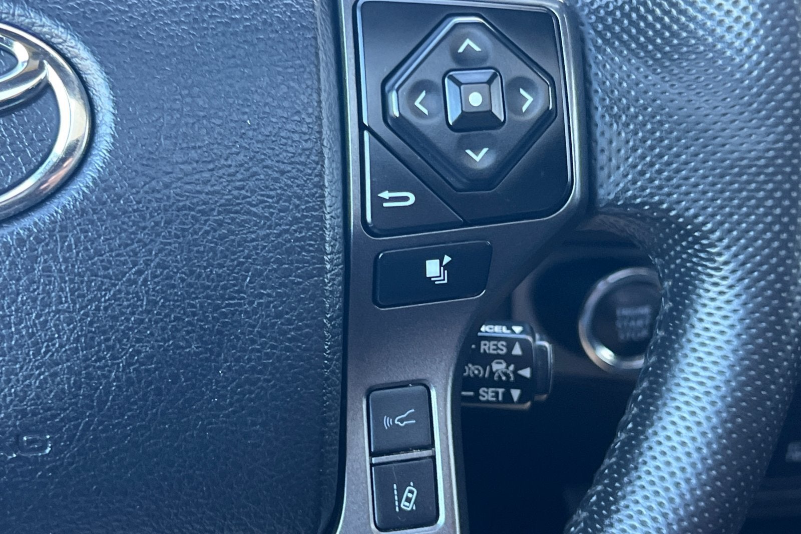 2023 Toyota Tacoma TRD Sport V6