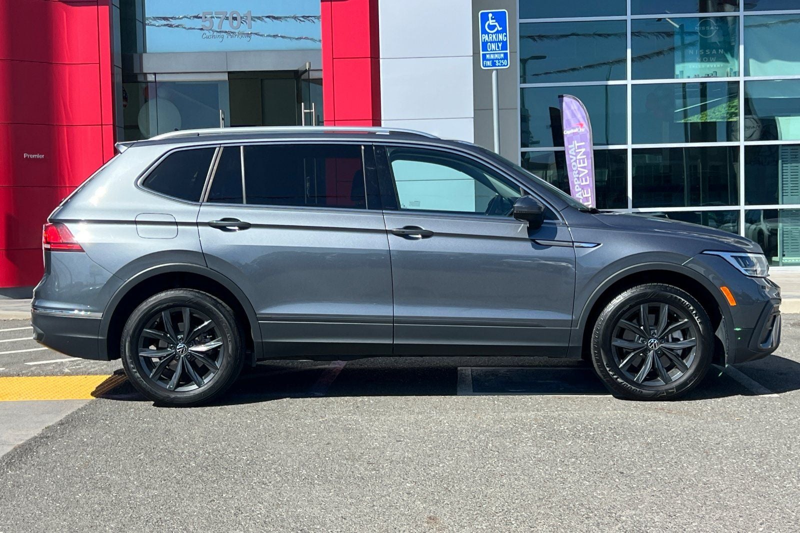 2024 Volkswagen Tiguan 2.0T SE