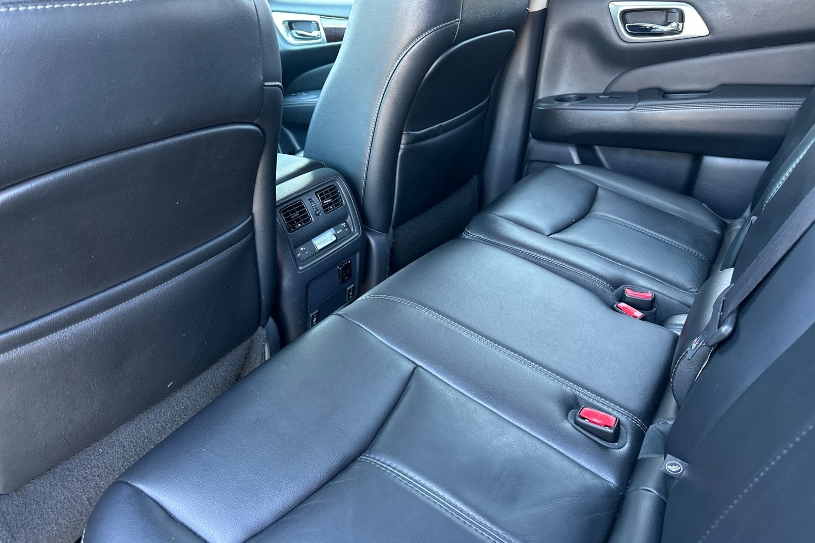 2015 Nissan Pathfinder SL