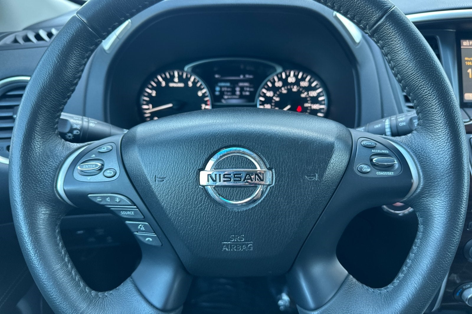 2015 Nissan Pathfinder SL