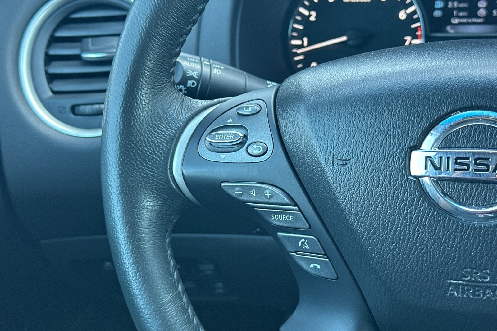 2015 Nissan Pathfinder SL