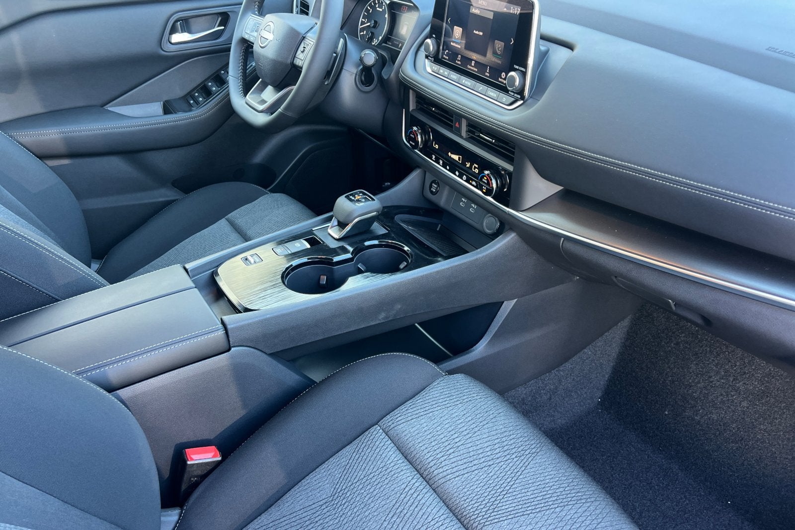 2027 Nissan Rogue SV