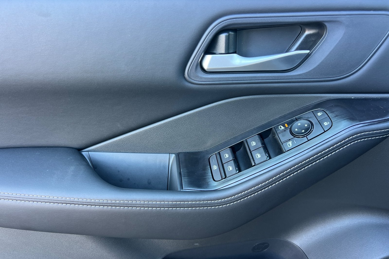 2027 Nissan Rogue SV