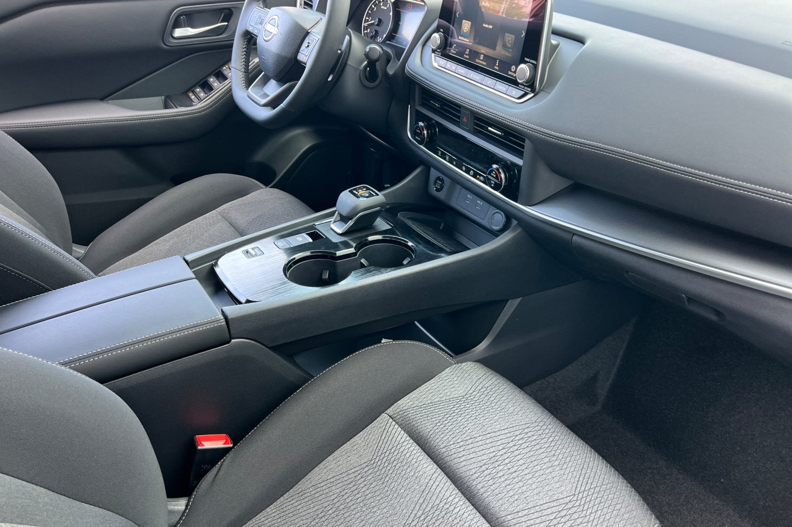 2027 Nissan Rogue SV