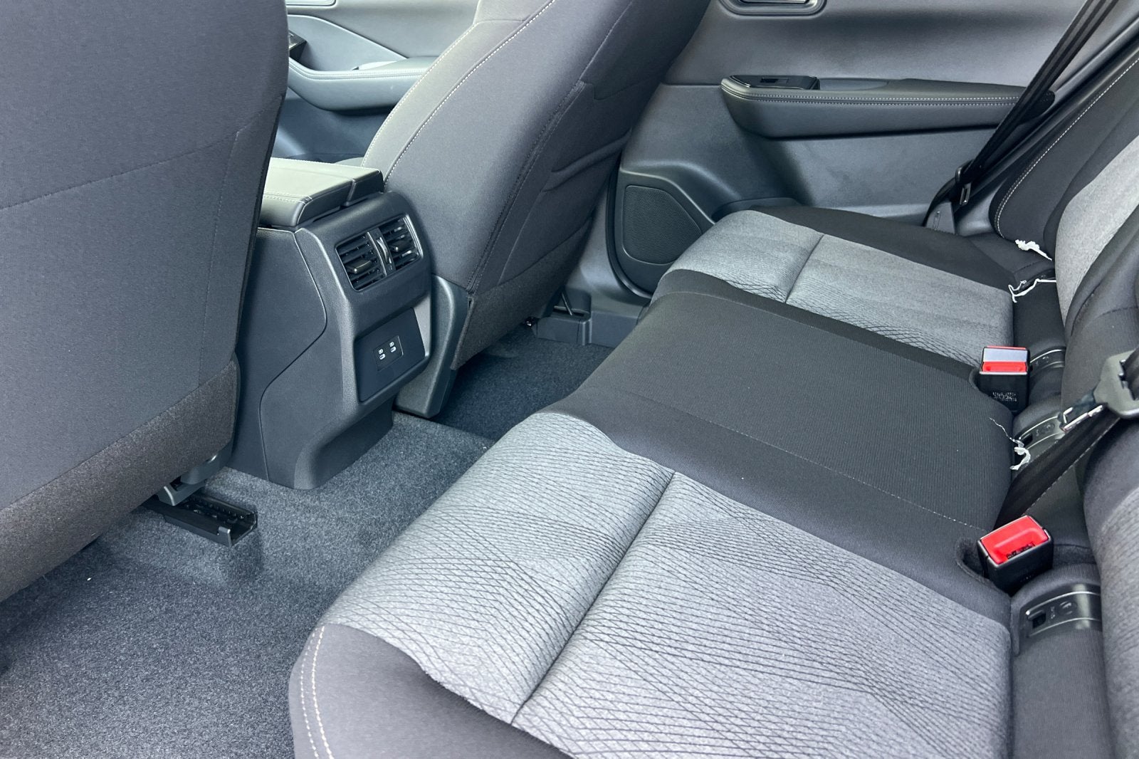 2027 Nissan Rogue SV