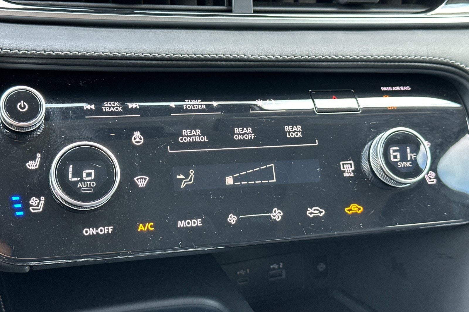 2023 INFINITI QX60 LUXE