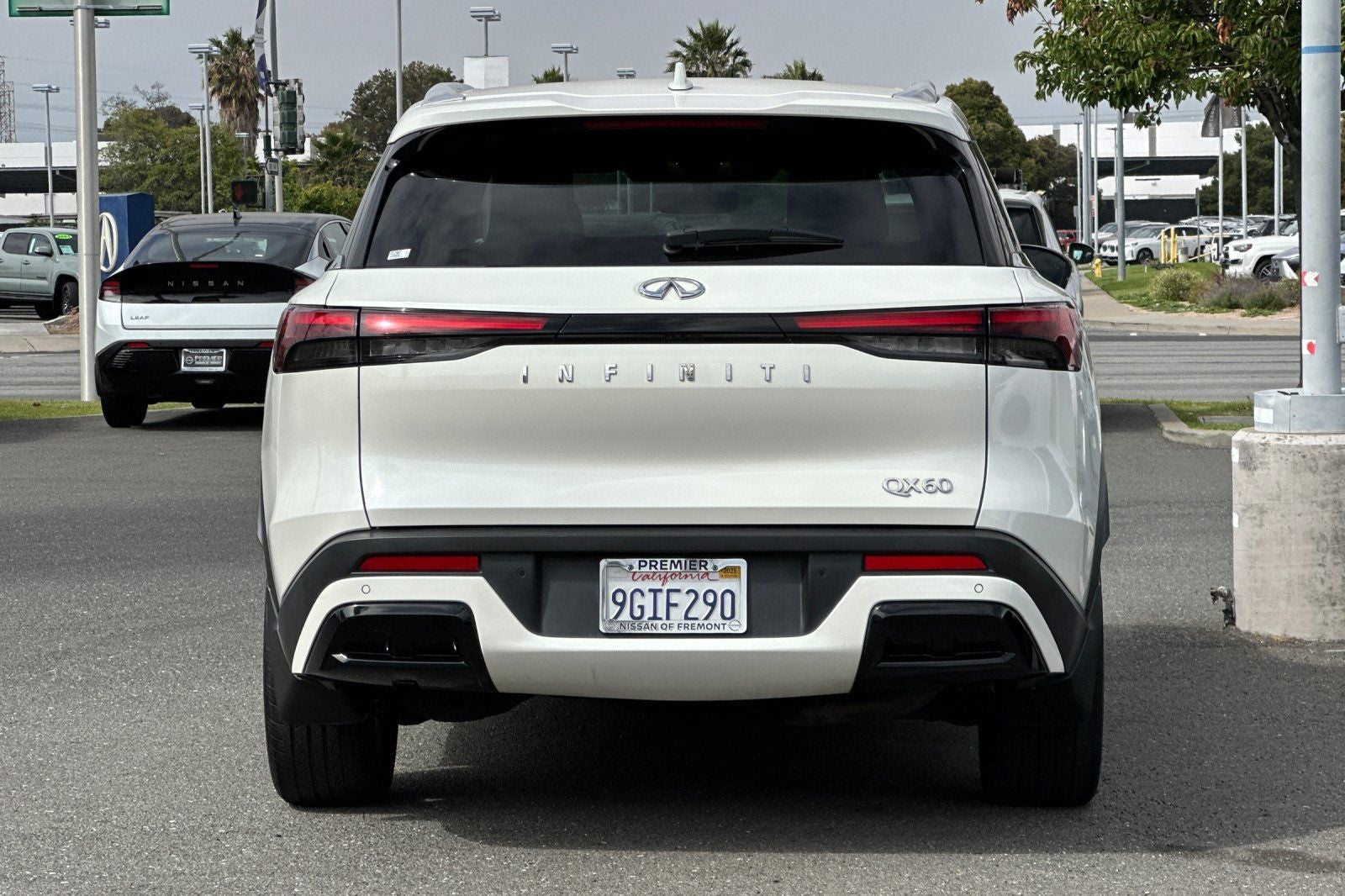 2023 INFINITI QX60 LUXE