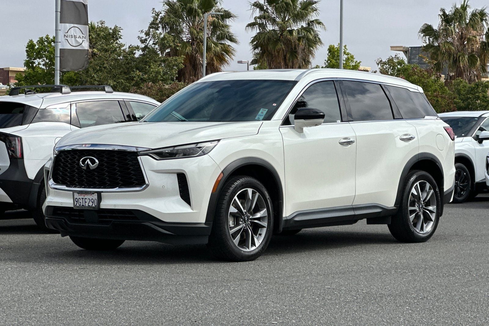 2023 INFINITI QX60 LUXE