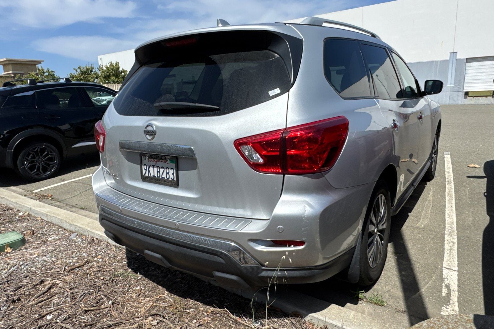 2020 Nissan Pathfinder S
