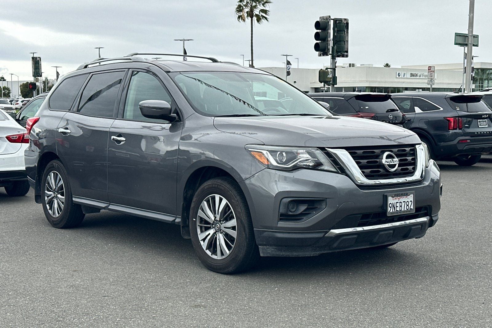 2019 Nissan Pathfinder S