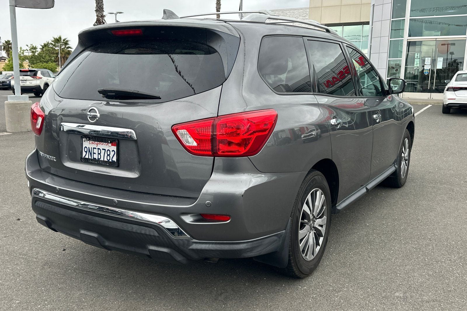 2019 Nissan Pathfinder S