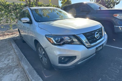 2017 Nissan Pathfinder SL