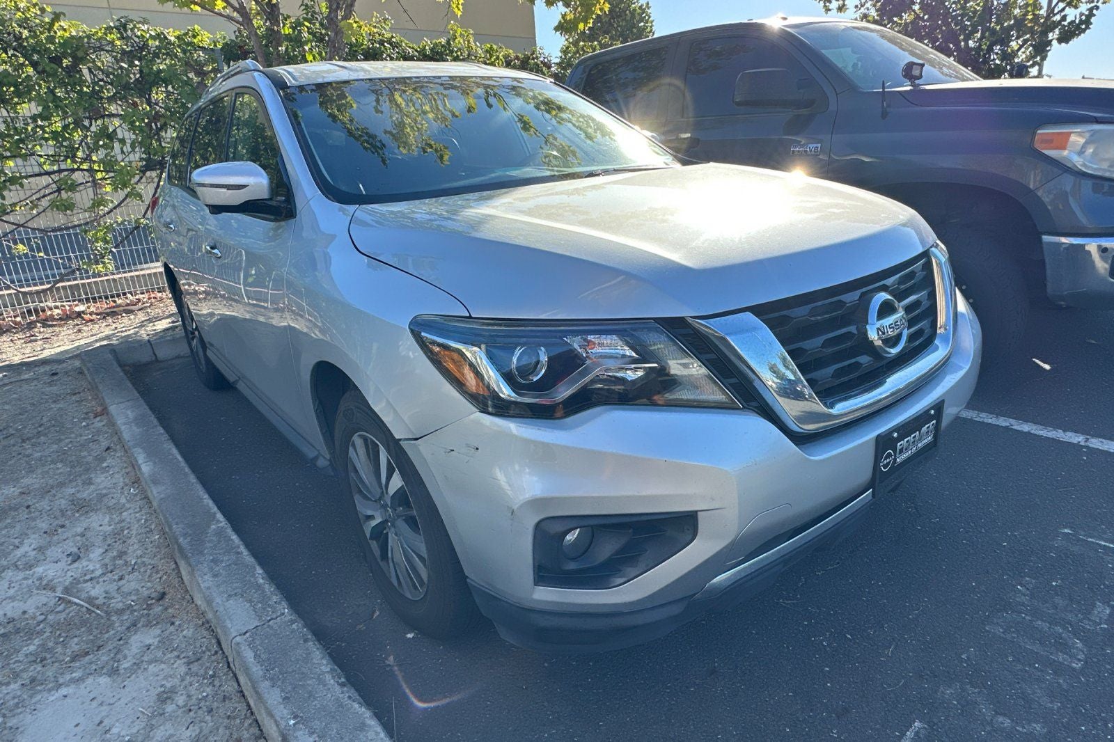 2017 Nissan Pathfinder SL