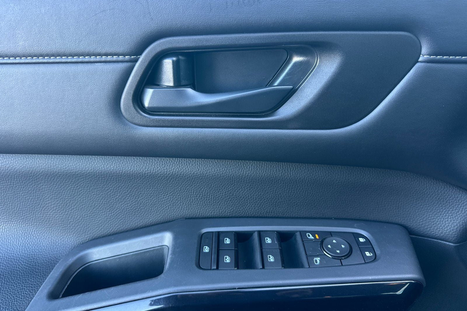 2024 Nissan Pathfinder S