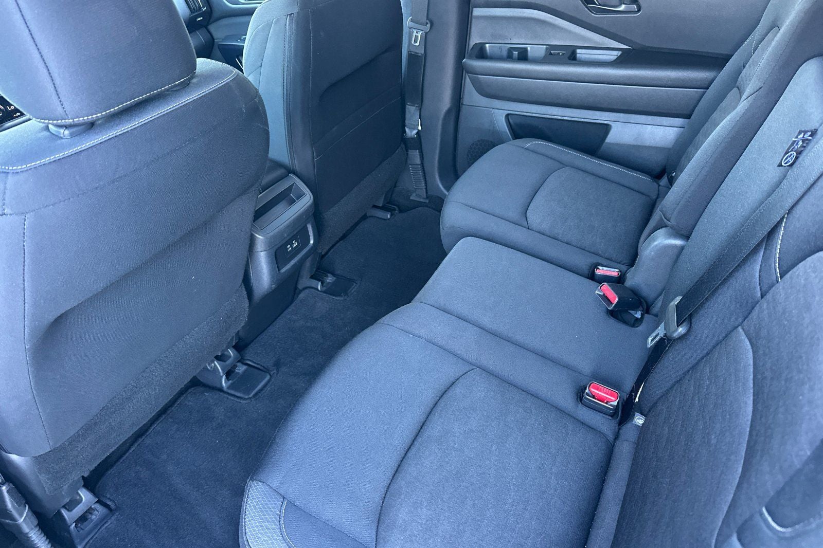 2024 Nissan Pathfinder S