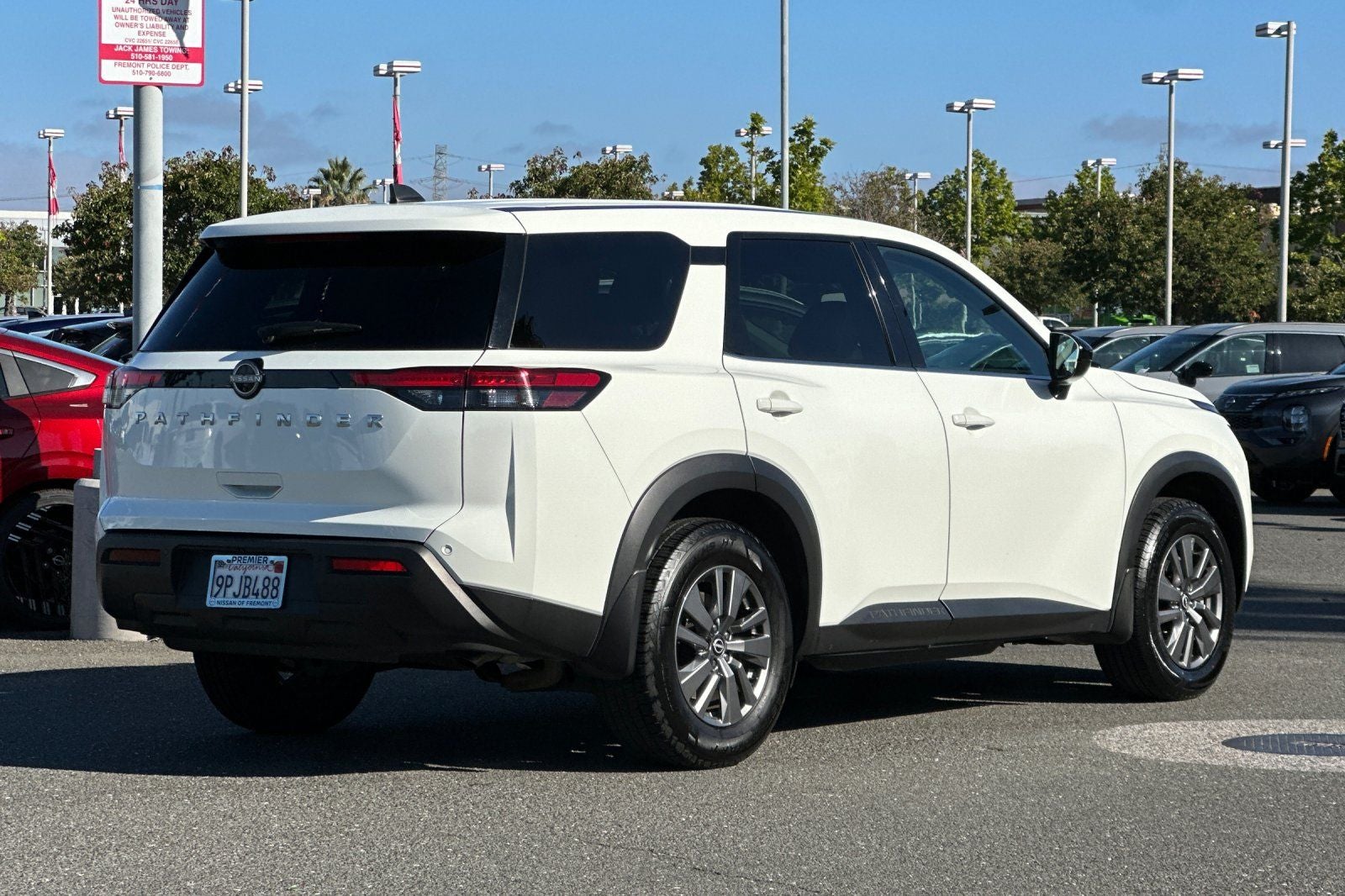 2024 Nissan Pathfinder S