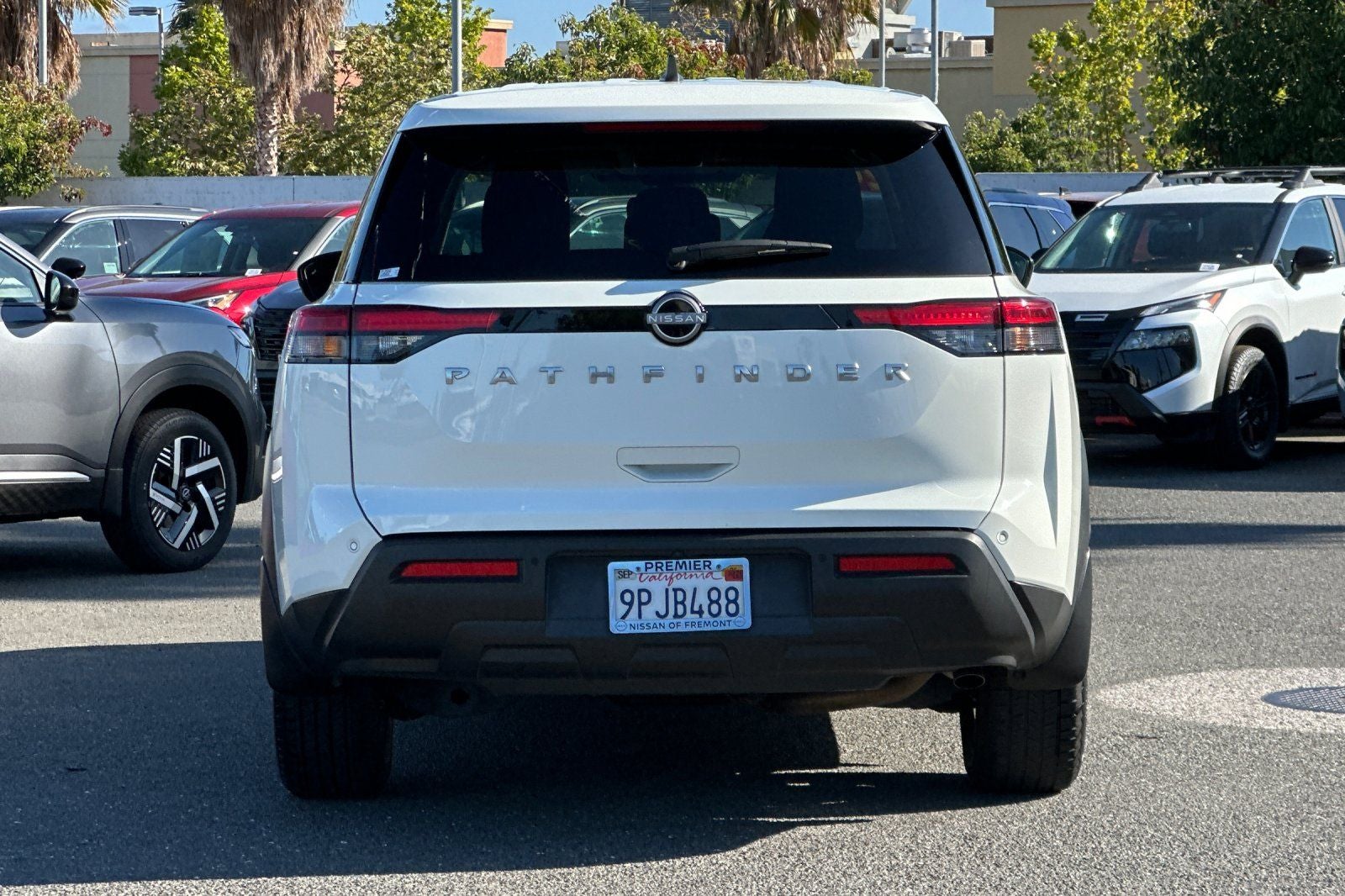 2024 Nissan Pathfinder S