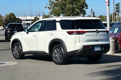 2024 Nissan Pathfinder S
