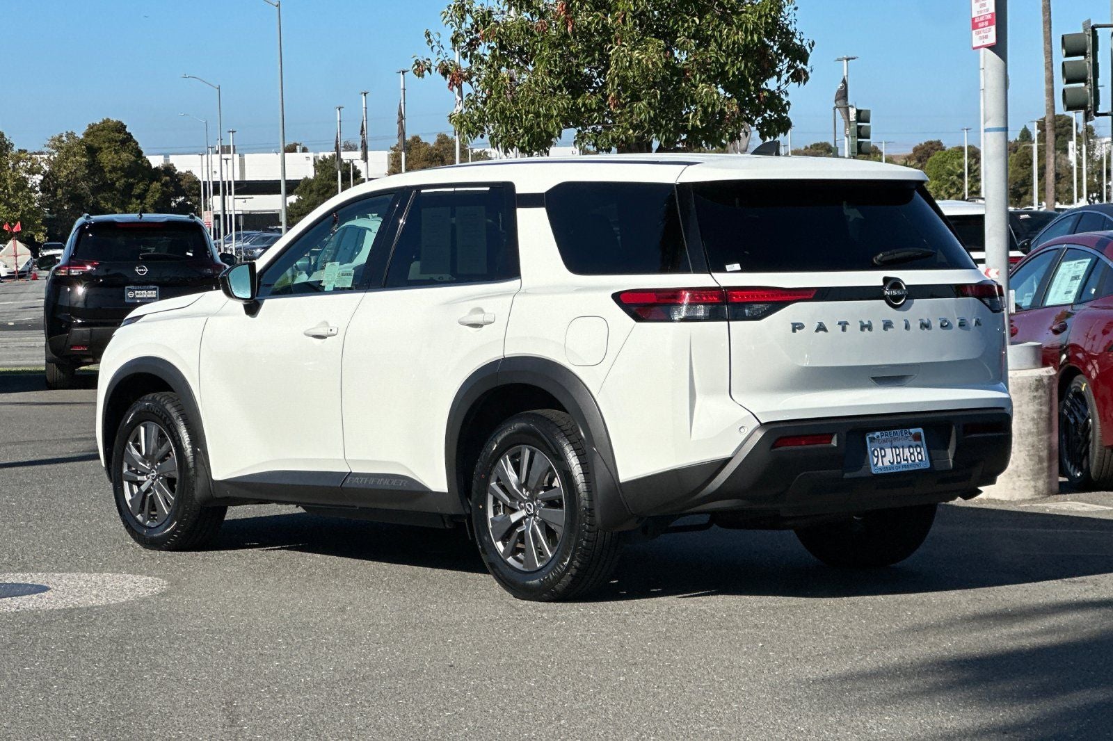 2024 Nissan Pathfinder S