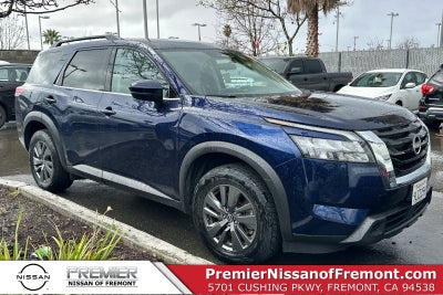 2024 Nissan Pathfinder SV