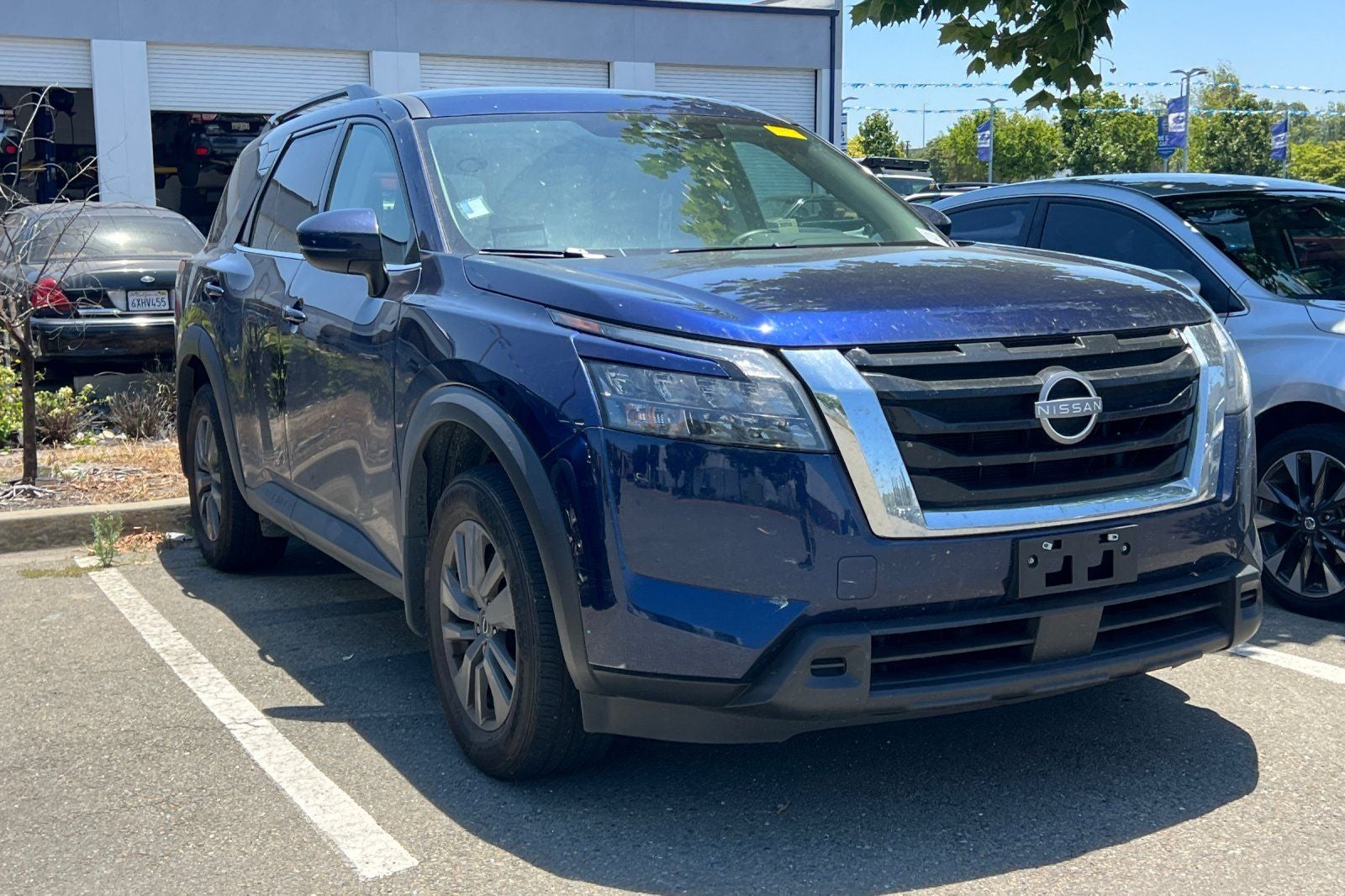 2024 Nissan Pathfinder SV