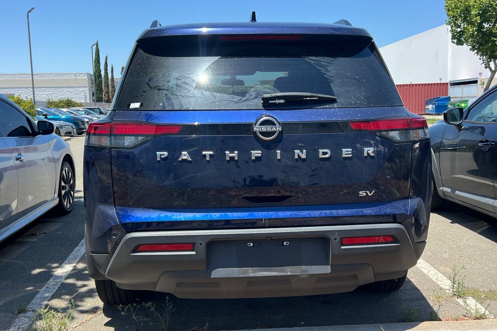 2024 Nissan Pathfinder SV