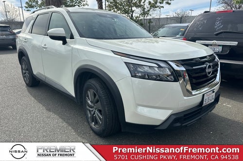 2024 Nissan Pathfinder SV