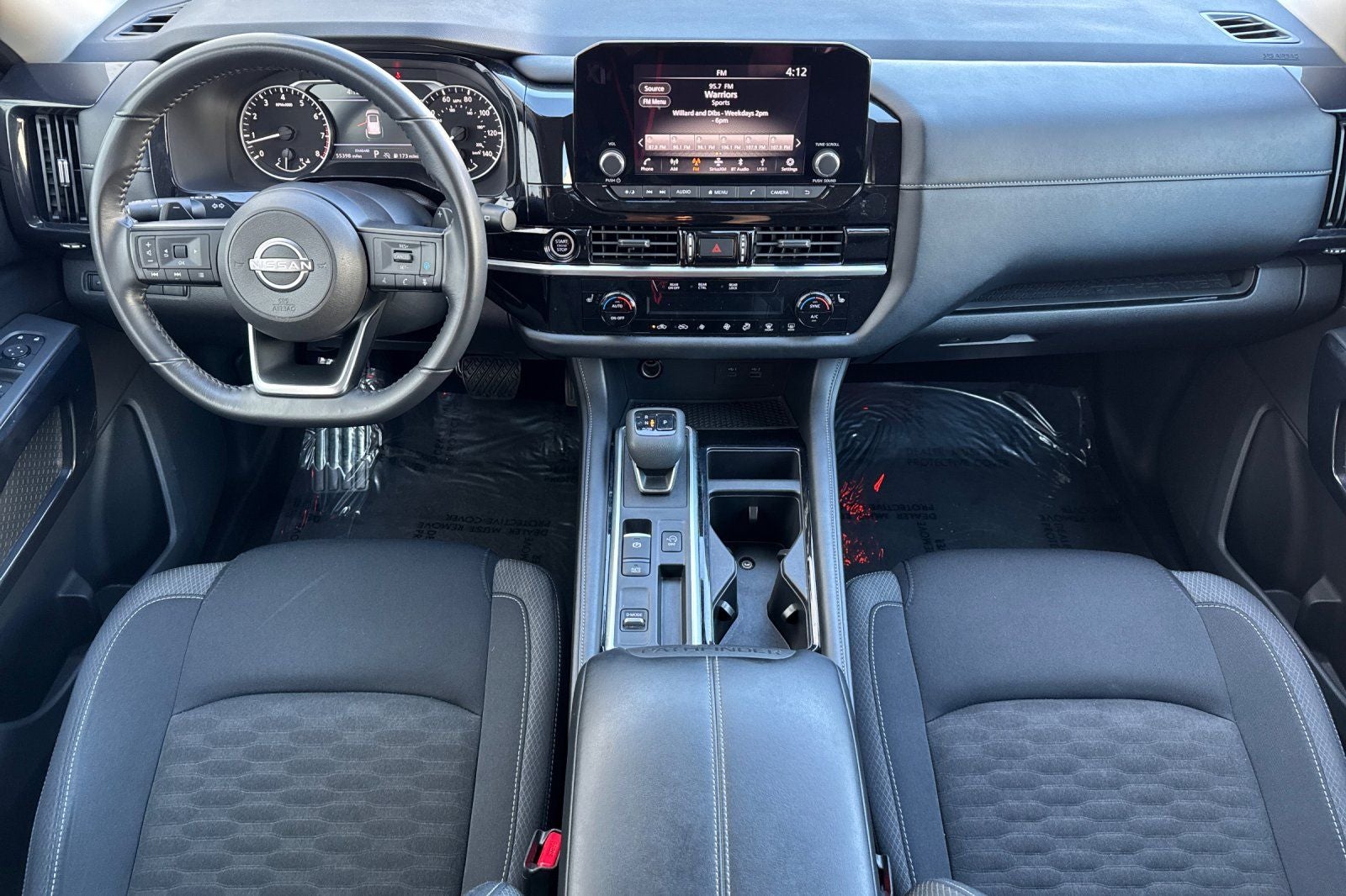 2024 Nissan Pathfinder SV