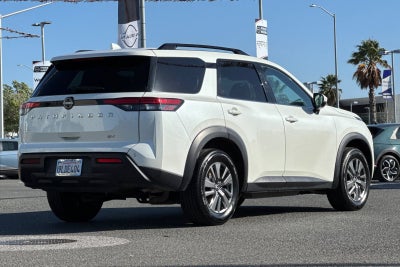 2024 Nissan Pathfinder SV