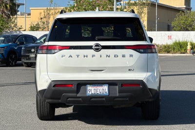 2024 Nissan Pathfinder SV