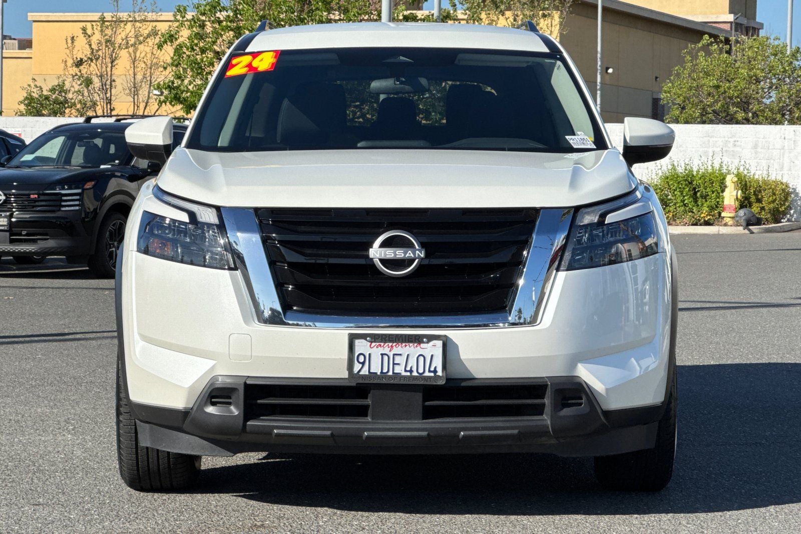 2024 Nissan Pathfinder SV