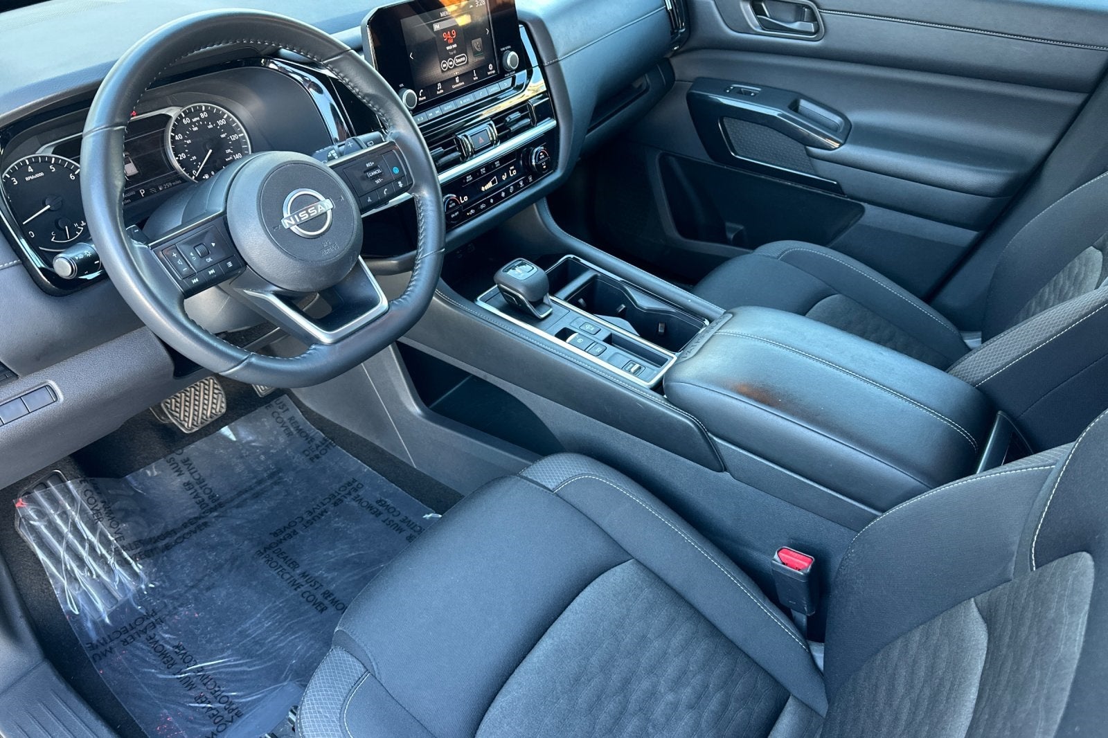 2024 Nissan Pathfinder SV