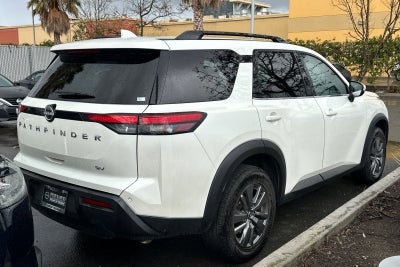 2024 Nissan Pathfinder SV